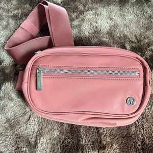 NWOT Lululemon wunderlust belt bag